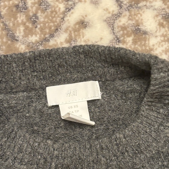 H&M Gray Sweater with Pearl Detailing Size XS - Picture 2 of 4